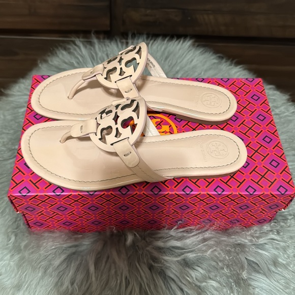 Tory Burch Sea Shell Pink Miller Soft Patent Sandals - Picture 4 of 5